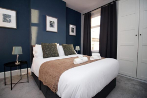 Large Central Cardiff House - Games Room